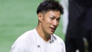 37歳柳田の「筋肉エグイ」　1月なのにタンクトップ…浮き出る血管「たまらん」