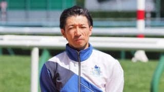 【船橋競馬】内田博幸騎手が落馬…騎乗馬が直線で内ラチへ飛び込み転倒