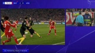 何してんだよ！バイエルン選手が激怒「これはキレる」相手DFがまさかの\"ハンド隠し\"の瞬間「自認ハンドじゃん」