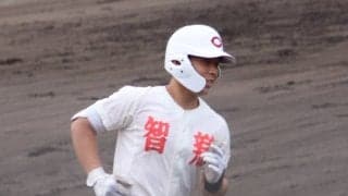 智弁学園・1年生4番の逢坂は、長打力＆勝負強さを兼ね備えたスラッガー【高校野球界の逸材】
