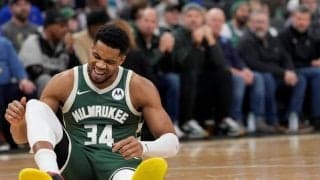 ナゲッツ戦終盤で負傷退場のヤニス、少なくとも4週間の離脱へ…オールスター欠場濃厚