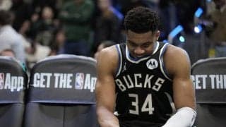 ヤニスがふくらはぎ負傷で再び離脱…バックス指揮官は「復帰時期は決まっていない」