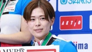 34歳カーリング女子の貴重なショットにファン反応　“五輪前最後の出社”に「雰囲気違い過ぎてびっくりです」