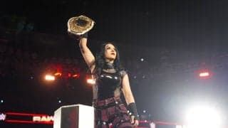 まるで“宇宙刑事”？ ラテン系美女レスラー、“特殊仕様”ボディスーツ風衣装にファンメロメロ「デザインかっけー」