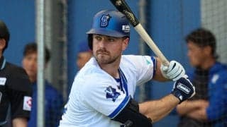 逆方向へ特大飛球連発…新助っ人の“左打ち”にファン沸騰「ヤバい」「仕上がりまくってる」