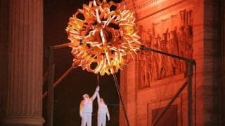 4つの開会式場をつなぐ「ハーモニー」　ミラノ・コルティナ五輪開幕