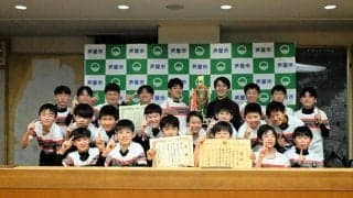 決めた全国V　芦屋ラグビースクールの選手たちが市長に優勝報告
