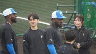 日本ハムファン困惑「見分けつかん」　まるで兄弟…新助っ人に浮上した“双子説”