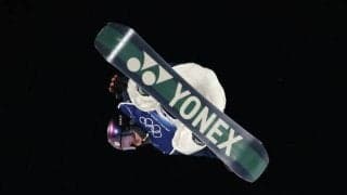 漆黒の夜空に浮かぶジャンプ　木村が金　スノボ男子ビッグエア決勝