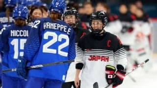 「真の偉大さを証明した」敗北後でも礼儀を忘れなかった“スマイルジャパン”を独メディアが絶賛「日本人が見せた素晴らしい行動」【冬季五輪】