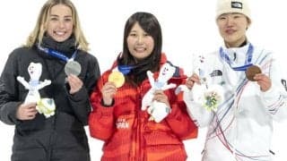 「誰もが納得の結果だった」村瀬心椛、世界が称えた逆転金！　日本女子初の快挙に「金は違った重み」【冬季五輪】