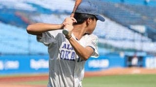 素振りでイメージする「詰まりと泳ぎ」　大阪桐蔭OB推奨…本塁打生む“3種類スイング”