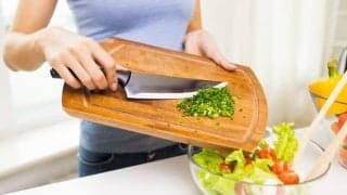 食べ過ぎリセットやカロリーコントロールに！糖質を控えたいときに選ぶべき食べ物ガイド