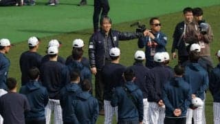 侍ジャパン　松井秀喜氏が「すみません、待たせちゃって」選手たちを２分間激励　身ぶり手ぶりを交え　時折笑みを浮かべながら