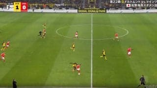 「どんだけ止めるん？」佐野海舟のタックルで“異変”「強いな」「ドン引きやん」“ブンデスの怪物”を封殺…衝撃の加速力でカウンター阻止