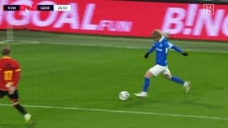 「イナズマきたー！」伊東純也が“痺れるクロス”で同点弾演出！一方でファン悲鳴も「頼むからアシストつけてくれよ」