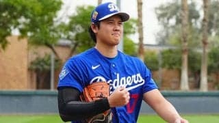 佐々木朗希の背後で“ニヤリ”　大谷翔平に球団カメラマンが特別対応…大量放出の貴重な光景