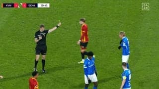 人違い警告…？伊東純也への“疑惑ジャッジ”にファン不満「意味わからん」「なんでやねん」本人も困惑顔「えっ、俺？」