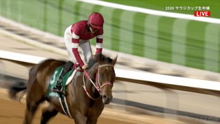 「強すぎ」深夜の列島が沸いた！ フォーエバーヤング、圧巻の横綱競馬にファン“ドン引き”「加速がヤバい」【サウジカップ】