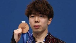 コーチの方が嬉しそう!?　フィギュア銅・佐藤駿の師弟関係が「素敵すぎる」「絆が強い」　SNSで初の夢舞台を総括【冬季五輪】
