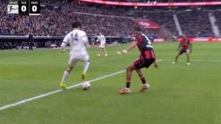 ウソでしょ…！？ 高井幸大、目を疑う“まさかの光景”「マジ上手い」相手DFをハメた“超絶ルーレット”にSNS騒然「川崎の血が騒いでる」