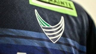 ｢ぇ！ めっちゃいい！｣四国対決が盛り上がるJ2徳島の新グッズ“御朱印ステッカー”にファン大興奮！｢なにこれー!?｣｢面白いアイデアですね｣