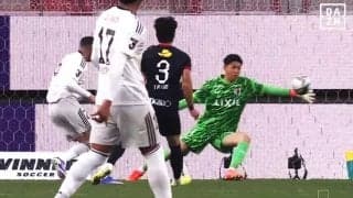 「気持ち悪い（褒め言葉）」鹿島GKの“神業セーブ”にファンどん引き！「人間辞めてる…」早川友基が昨季MVPの実力を証明「もう笑うしかないぜ」