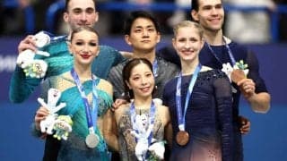 「なんて美しすぎる光景」りくりゅうを包んだ“リスペクトの輪”に世界が感動　海外SNSが伝えたキス＆クライの舞台裏【冬季五輪】