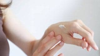 ハンドクリームの誤った塗り方