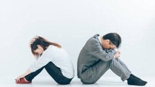 「母親からの愛情不足」で育った大人の特徴とは？男女別に解説