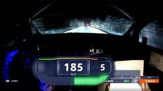 よく踏めるな…24歳天才ラリードライバー、夜の凍結路で“全開”時速185キロ到達 捉えた圧巻のステア捌き、衝撃の光景