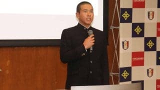 横浜でセンバツ旗授与式　小野舜友主将、五輪スノボ平野歩夢選手に刺激「やり切る力を学んだ」