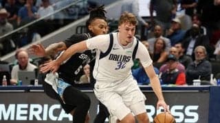 クーパー・フラッグがNBAデビュー戦で着用したユニフォームが約1億5500万円で落札