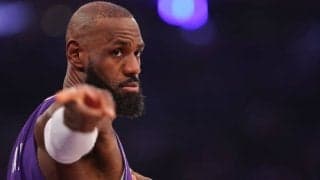 キャリア23年目を過ごすレブロン、開幕欠場を受けて犠牲にした2つの“大好物”とは