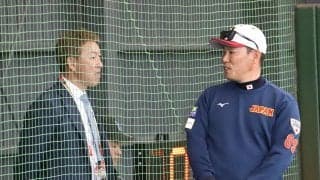 立浪和義氏が侍ジャパン強化合宿を訪問！中日・髙橋宏斗、井端弘和監督らと談笑する場面も