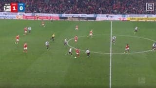 「キレてるな」佐野海舟、“神タッチ”で2人置き去り「すげえ」「上手すぎだろ」超速ボール奪取→密集地帯をドリブル突破