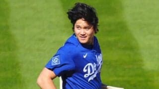 大谷翔平がダッシュで挨拶「絆が伝わってきます」　ハグした人物…懐かしき再会に感激