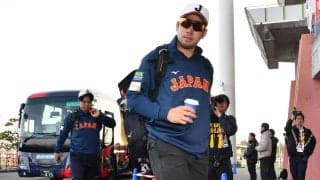 【侍ジャパン】菊池雄星が第１便のバスで牧、周東らと球場入り　その後はウエートルームに向かう