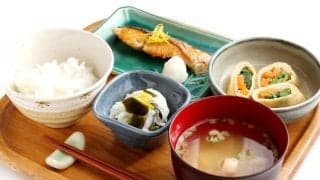 外食やコンビニでも減塩したい！簡単に実践できるメニュー別お助け法