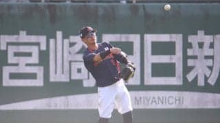 侍ジャパン・牧原大成がダイビングキャッチ！本職セカンドもセンターで\"超美技\"｢どこでも出られるように準備している｣