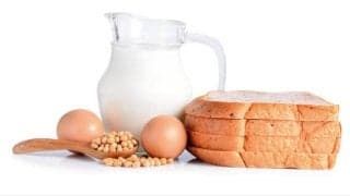 タンパク質はたくさん摂った方が効果あり？正しい摂り方を栄養士が解説