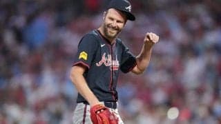 「日本の文化は最高」　大阪発の老舗企業が…CY賞左腕を笑顔にした一品「品質は間違いない」