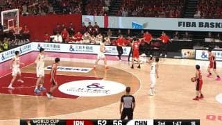 「何がファウルなん！？」日本vs中国戦の“不可解ジャッジ”にファン騒然「正当だと思う」「可哀想」馬場雄大のスクリーンに笛【バスケW杯予選】