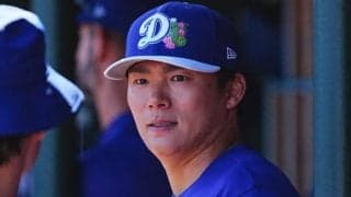 山本由伸、日本へ出発日は「秘密です」　侍Jでの投球制限問われるも…囲み取材で二ヤリ