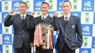 三重高校選手ら、「一戦必勝」　選抜前に地元の松阪市役所訪問