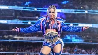 「私は情熱的」日本人美女レスラー、真新しい“派手髪”最新セルフィーにファン反応「止まらない美しい狂気」