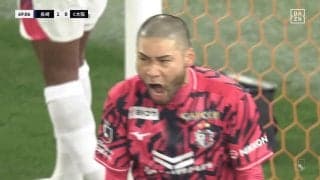 衝撃！元日本代表GKが「怪物すぎる」至近距離弾を“超反応セーブ”「残念そこは中村航輔」「半端ないって」長崎MFも苦笑い