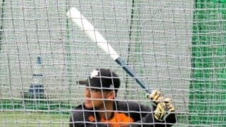 両股関節からの復帰目指す巨人・吉川「みんなの顔を見られたので、また頑張ろうと」　Ｇ球場で１軍メンバーと再会