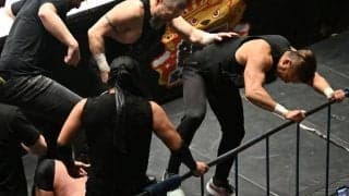 ウルフアロン屈辱の２連敗…悪徳集団から“１対８”の集団暴行＆凶器攻撃受けＫＯ　悪質介入でトーナメント初戦敗退に観客ブーイング