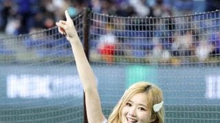 【WBC】台湾エリートチアリーダーたちが情熱可愛的ダンス　純白ショートパンツで熱狂応援